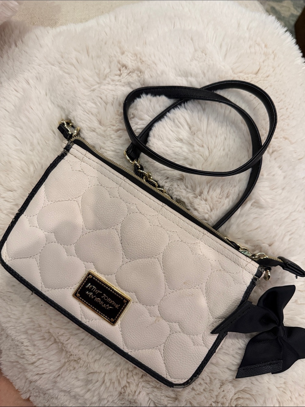 Betsey Johnson-Quilted Crossbody Bag in Cream and Black